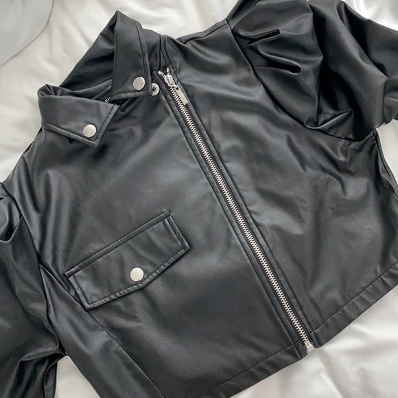 Leather jacket✨ - Picture 2 of 3